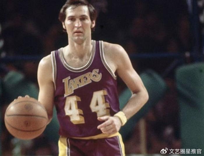 魔术师约翰逊评湖人队史最佳阵容：OK组合上榜，詹姆斯未在列